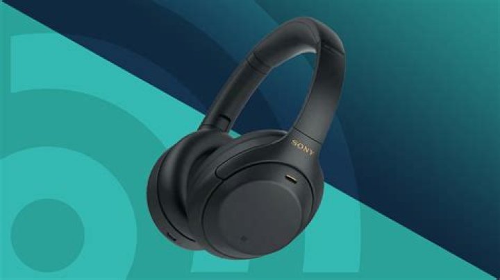 Discover The Best Over-Ear Headphones With Smart Features