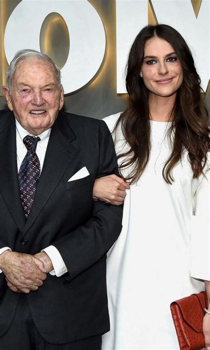 
How Much Money Does Ariana Rockefeller Make? Latest Income Salary
