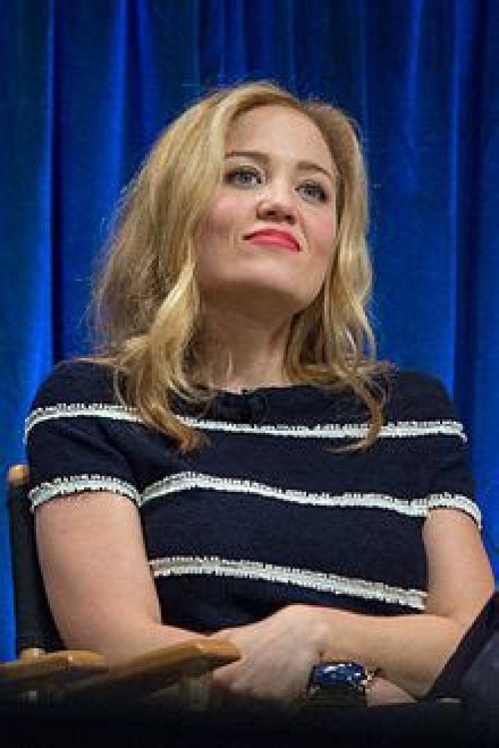 
How Much Money Does Erika Christensen Make? Latest Income Salary
