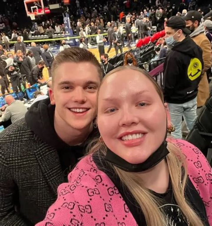 
How Much Money Does Nikkie De Jager Make? Latest Income Salary
